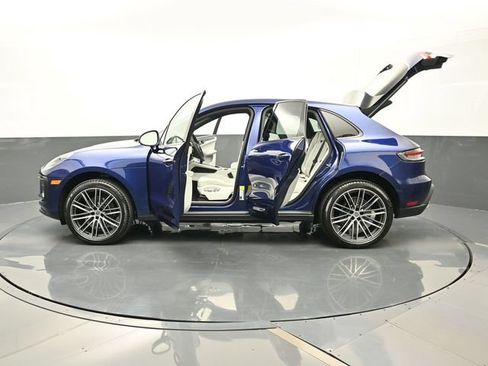 Certified 2026 Porsche Macan AWD/4WD image 32