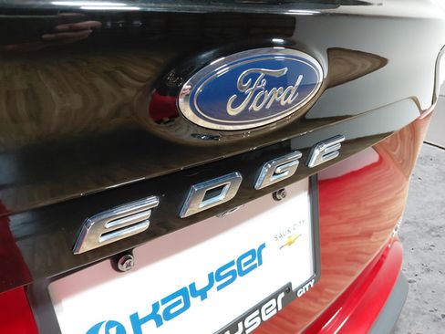 Used 2024 Ford Edge Titanium AWD/4WD image 12