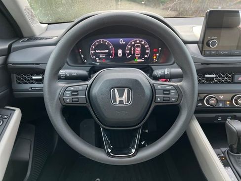 New 2025 Honda Accord SE image 18