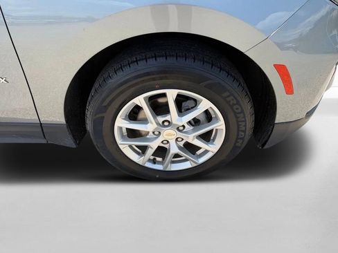 Used 2024 Chevrolet Equinox LT FWD image 34