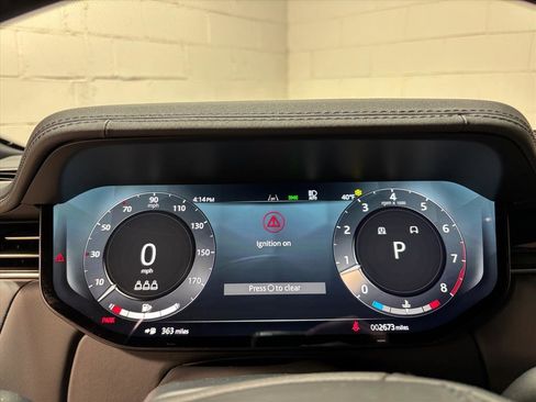 Used 2025 Land Rover Range Rover SE image 16