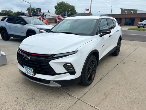 Used 2024 Chevrolet Blazer LT w/ Redline Edition AWD/4WD image 2