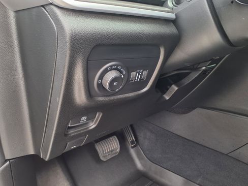 Used 2025 Jeep Grand Cherokee L Limited RWD image 13