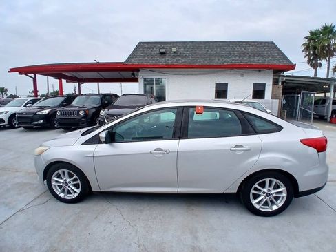 Used 2016 Ford Focus SE FWD image 13