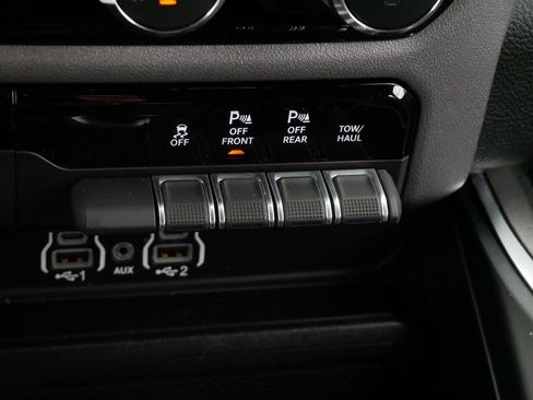 Used 2025 RAM 1500 Big Horn AWD/4WD image 29