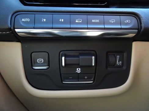 Used 2021 Cadillac Escalade Premium Luxury w/ Driver Assist Tech Package image 25