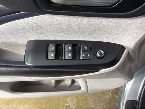 Used 2019 Toyota Highlander XLE image 34