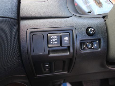 Used 2011 Lexus IS 350C w/ Luxury Pkg image 25