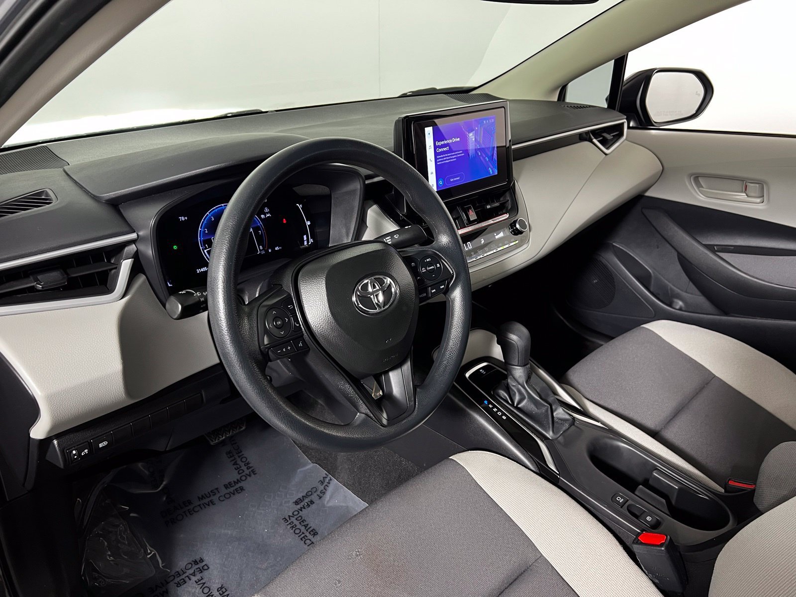 Used 2026 Toyota Corolla LE FWD image 13