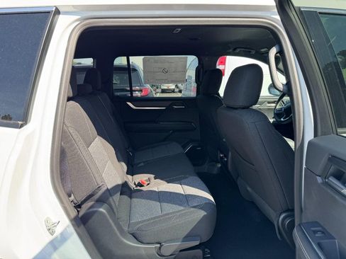 New 2026 GMC Acadia Elevation image 5