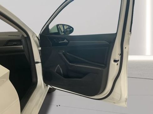 Certified 2023 Volkswagen Jetta SE w/ Panoramic Sunroof Package FWD image 43