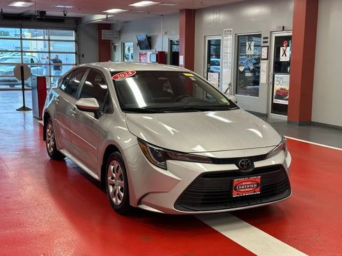 Used 2024 Toyota Corolla LE FWD image 2