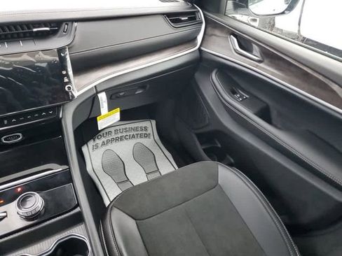 New 2026 Jeep Grand Cherokee Altitude AWD/4WD image 20
