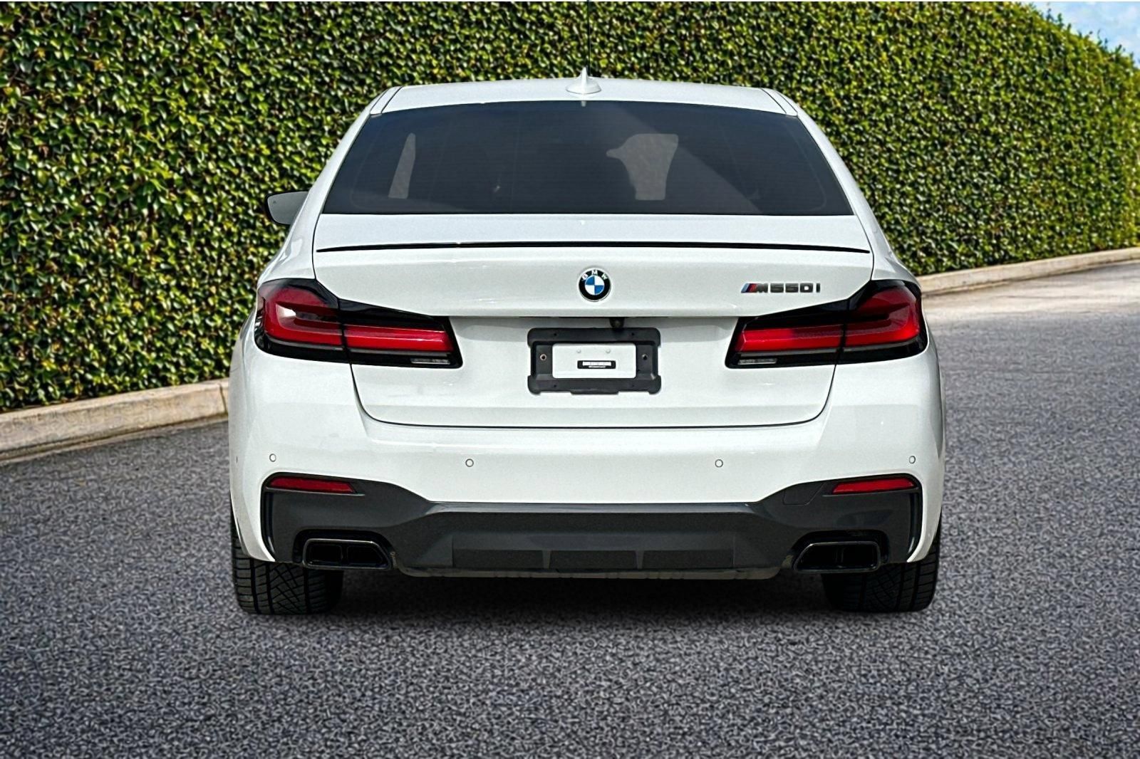 Used 2023 BMW M550i xDrive w/ Executive Package AWD/4WD image 5