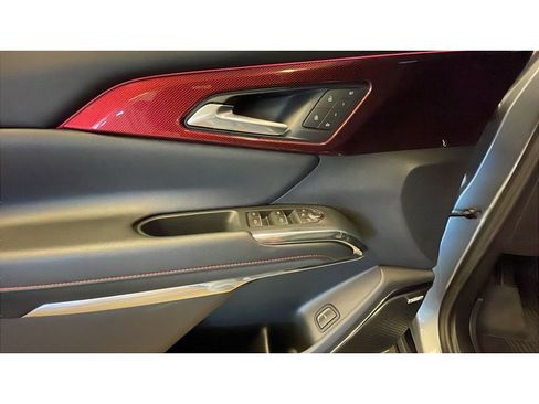 Used 2026 Chevrolet Traverse RS w/ LPO, Floor Liner Package AWD/4WD image 10
