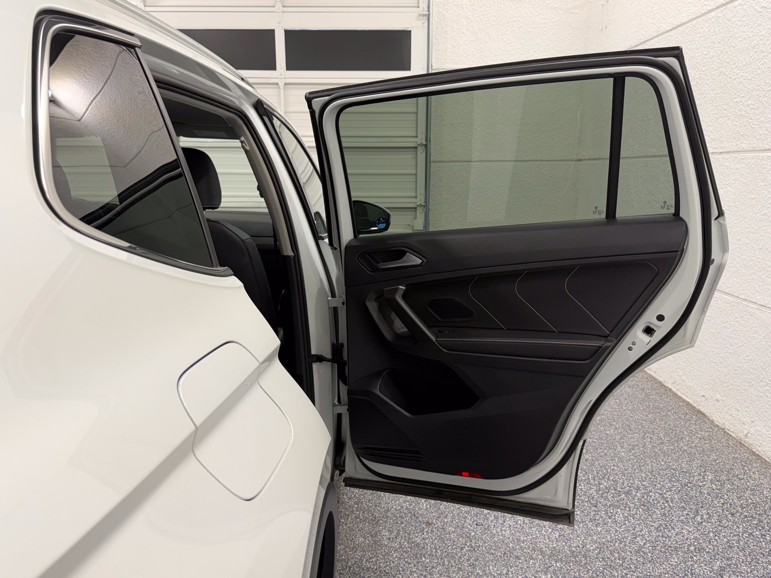 Used 2023 Volkswagen Tiguan SE FWD image 25