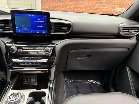 Used 2022 Ford Explorer ST-Line image 17