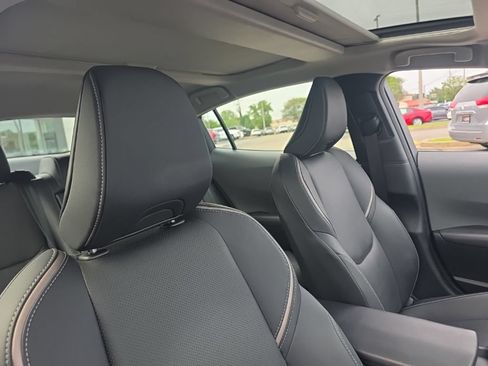 Used 2023 Toyota Prius XLE AWD/4WD image 11