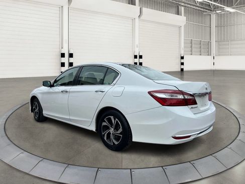 Used 2017 Honda Accord LX image 5