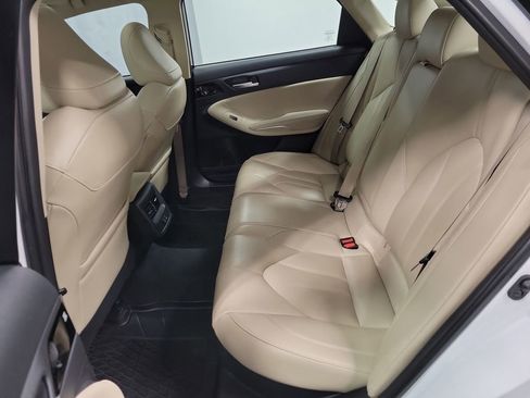 Used 2020 Toyota Avalon XLE w/ Moonroof Package image 25