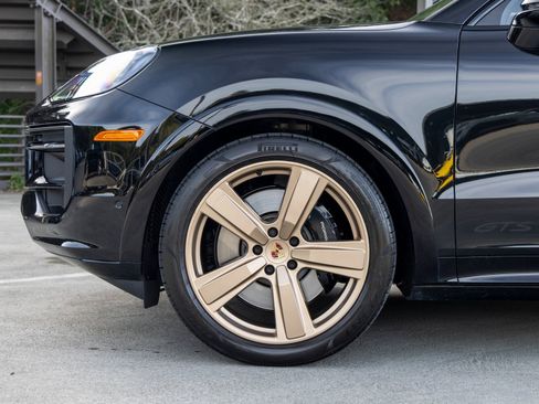 Certified 2025 Porsche Cayenne GTS image 13