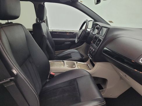 Used 2018 Dodge Grand Caravan SXT FWD image 21