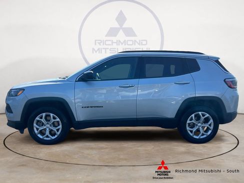 Used 2024 Jeep Compass Latitude AWD/4WD image 6