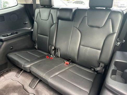 Used 2024 Kia Telluride S FWD image 9