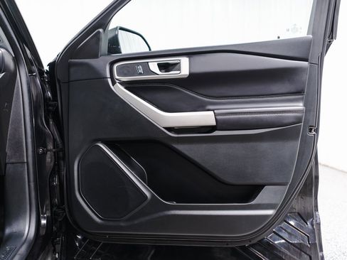 Used 2023 Ford Explorer XLT w/ Equipment Group 202A image 35