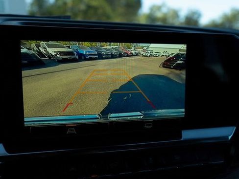 Used 2024 GMC Sierra 1500 Elevation image 23