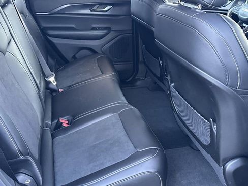 New 2025 Jeep Grand Cherokee Altitude image 15