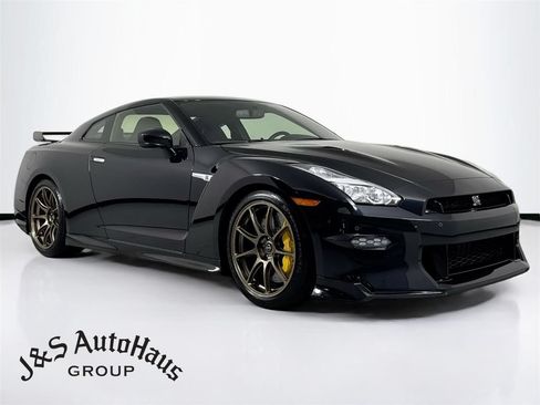 Used 2024 Nissan GT-R w/ Floor Mat Package AWD/4WD image 1