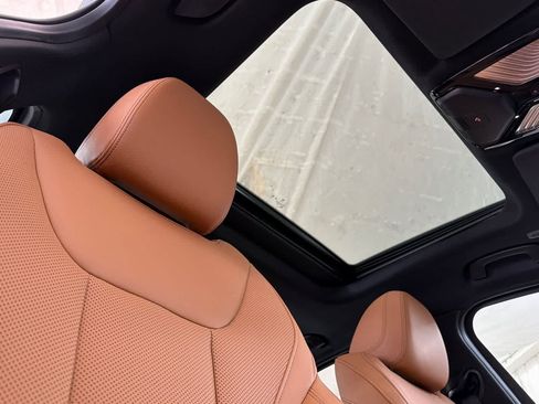 Used 2026 BMW 330i xDrive Sedan w/ Premium Package AWD/4WD image 16