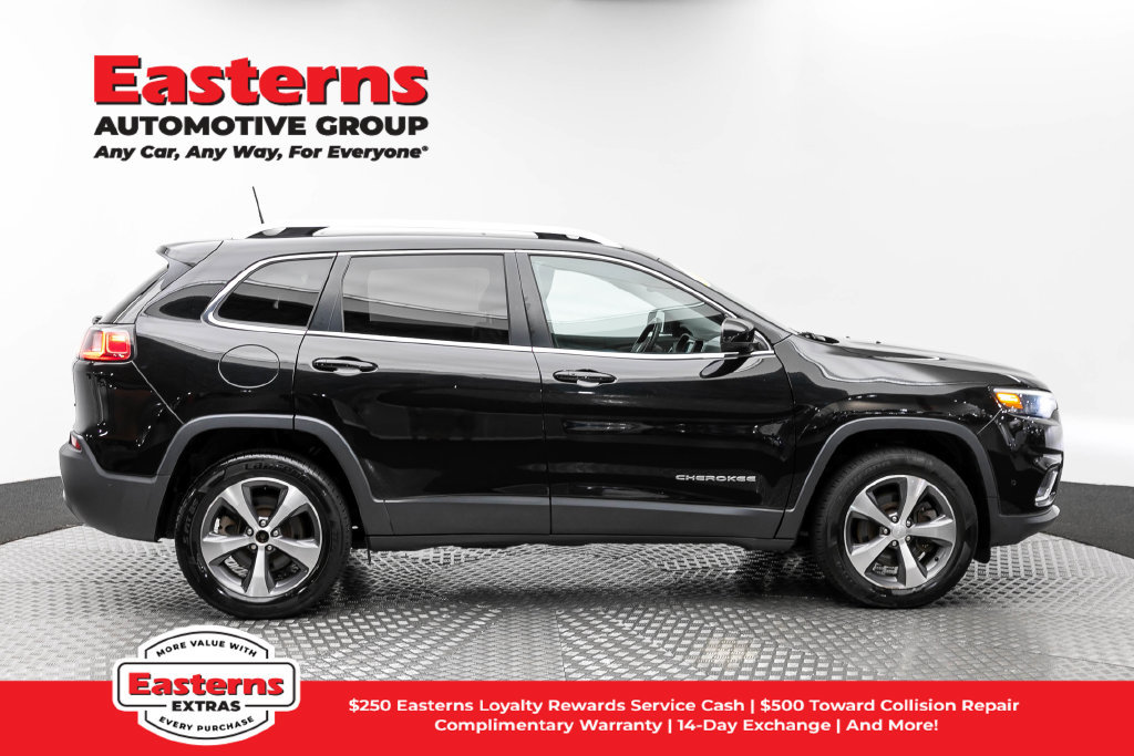 Used 2021 Jeep Cherokee Limited w/ Mopar Interior Package AWD/4WD image 5