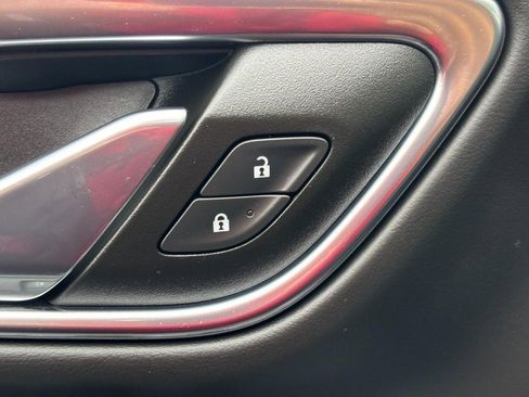 Used 2024 Chevrolet Tahoe Z71 w/ Luxury Package image 28