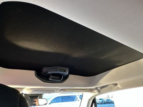 Used 2018 Jeep Renegade Latitude w/ Cold Weather Group image 12