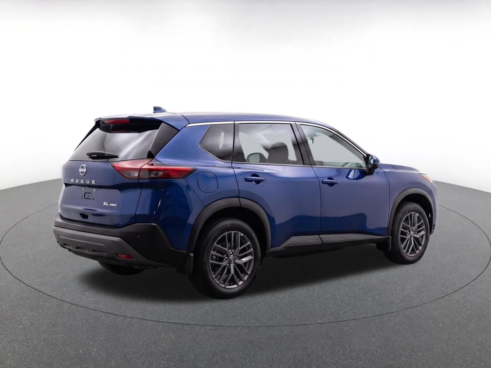 Used 2026 Nissan Rogue SV AWD/4WD image 8