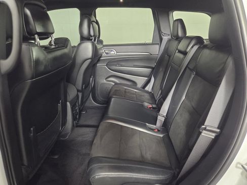 Used 2019 Jeep Grand Cherokee Altitude RWD image 23