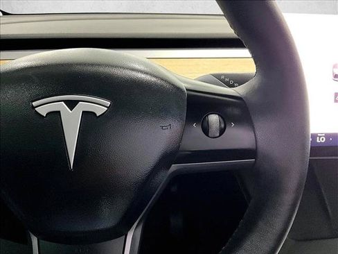 Used 2022 Tesla Model Y Long Range AWD/4WD image 21