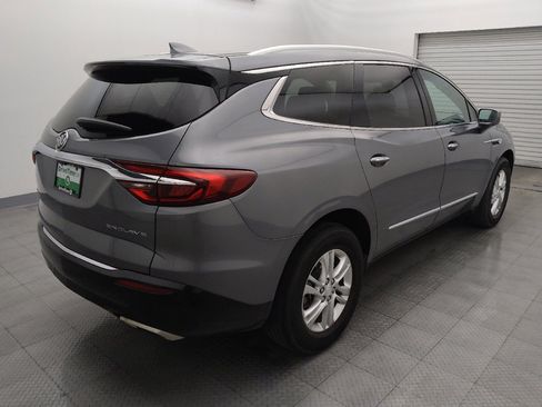 Used 2018 Buick Enclave Essence image 9