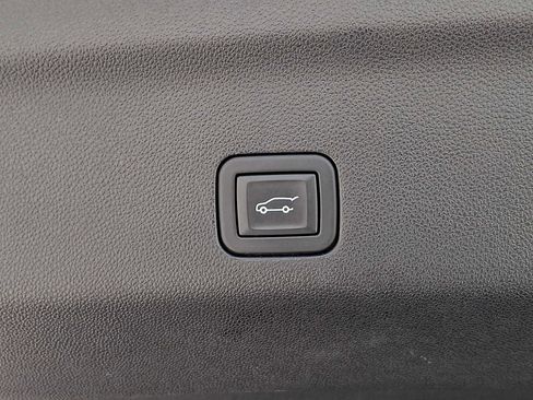 Certified 2023 Cadillac Escalade Premium Luxury w/ LPO, Floor Liner Package AWD/4WD image 25