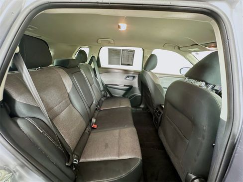 Used 2021 Nissan Rogue SV image 24