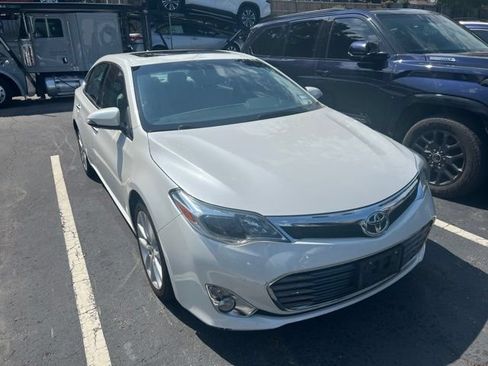 Used 2014 Toyota Avalon Limited FWD image 3