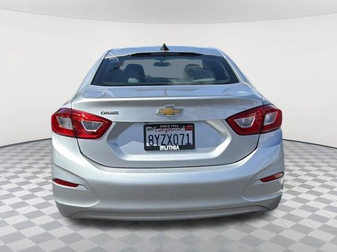 Used 2019 Chevrolet Cruze LS w/ LS Fleet Convenience Package FWD image 6