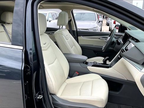 Used 2023 Cadillac XT5 Premium Luxury w/ Technology Package image 10