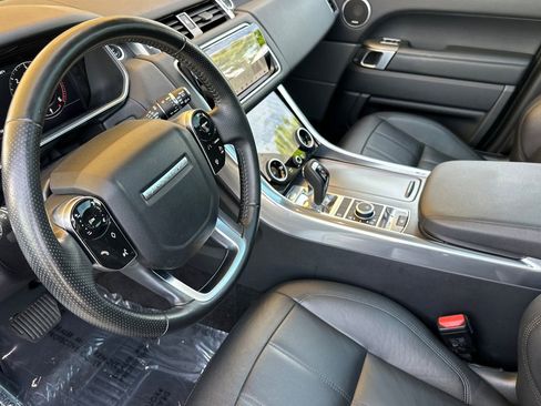 Used 2018 Land Rover Range Rover Sport SE image 11