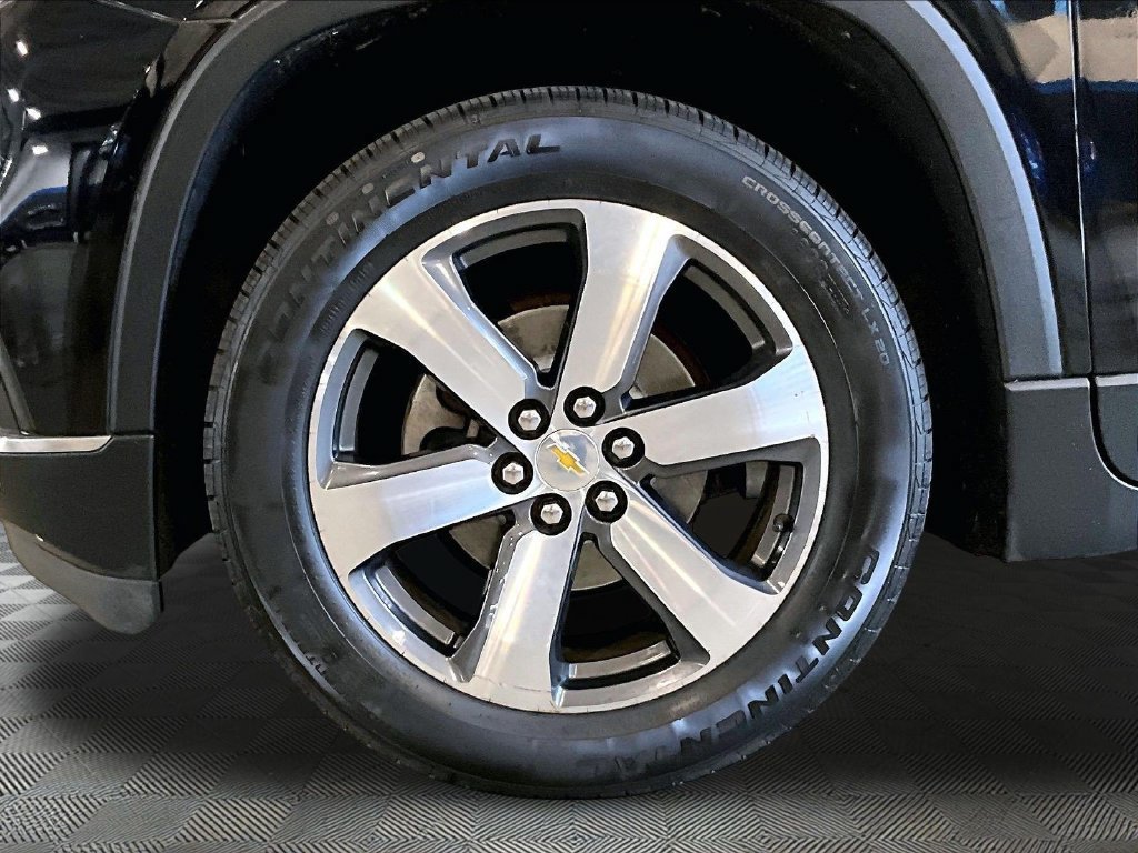 Used 2019 Chevrolet Traverse LT w/ LT Premium Package AWD/4WD image 7