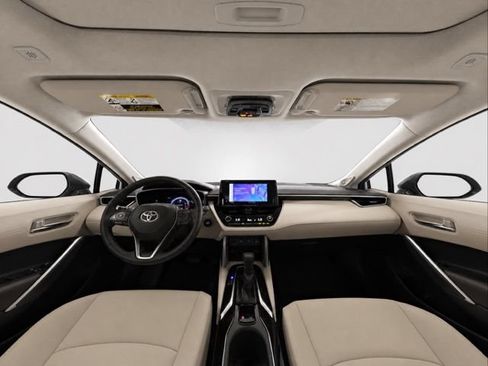 Used 2024 Toyota Corolla Cross XLE w/ Convenience Package AWD/4WD image 11