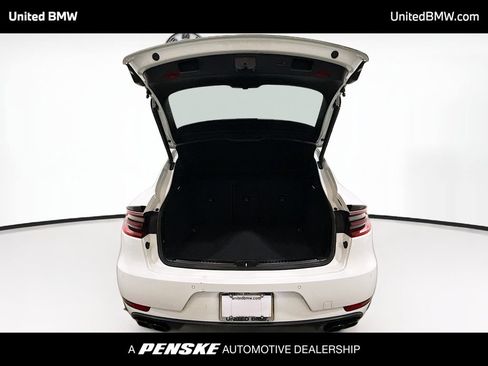 Used 2018 Porsche Macan Turbo image 14