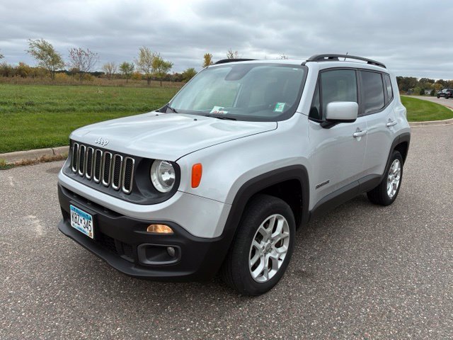 Used 2016 Jeep Renegade Latitude AWD/4WD image 4